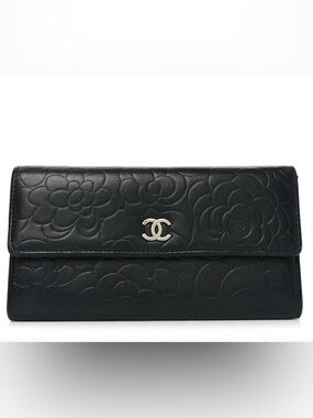 CHANEL Black Camellia Quilted Leather Wallet with Silver CC
